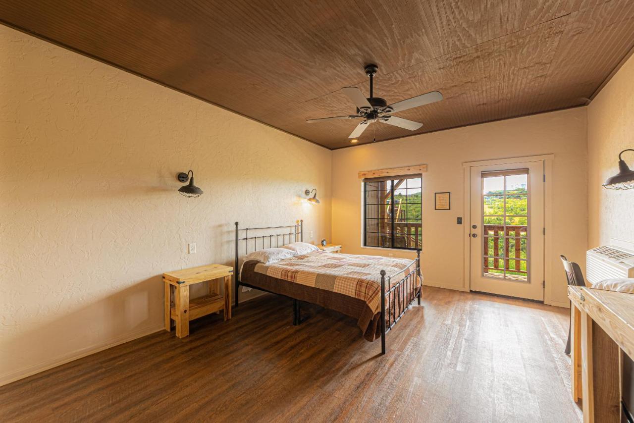 Miners Cabin #4 - King Bed - Private Balcony With Views Tombstone Kültér fotó