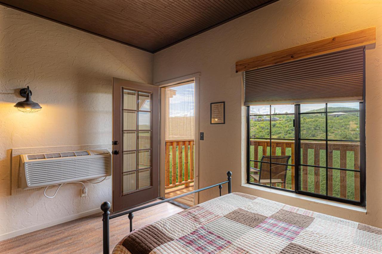 Miners Cabin #4 - King Bed - Private Balcony With Views Tombstone Kültér fotó